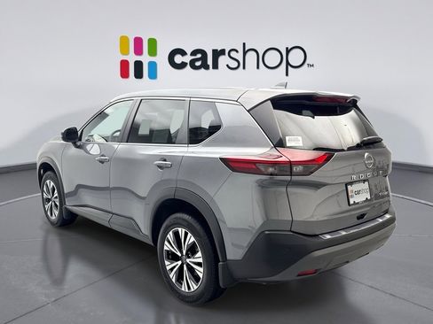 Used 2023 Nissan Rogue SV image 3