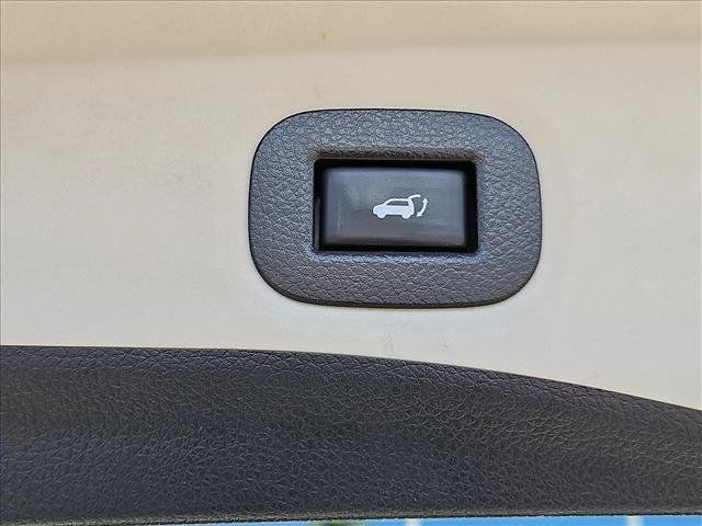 Used 2020 Nissan Rogue SV w/ Premium Package FWD image 7