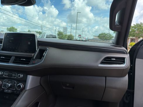 Used 2023 GMC Yukon XL SLT RWD image 37