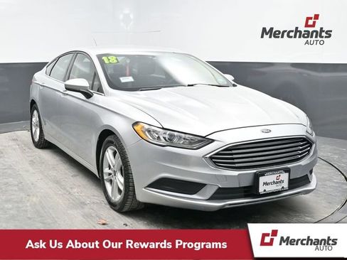Used 2018 Ford Fusion SE image 1