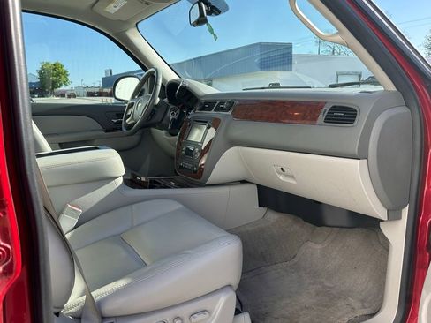 Used 2013 Chevrolet Tahoe LTZ AWD/4WD image 18
