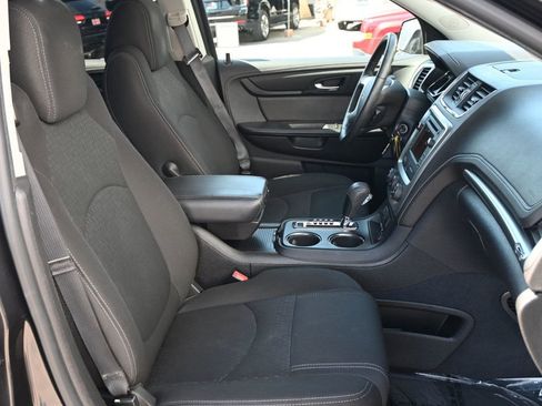 Used 2016 GMC Acadia SLE image 17