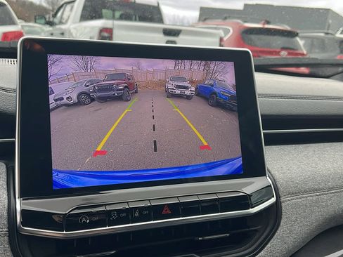 Used 2023 Jeep Compass Latitude w/ Sun and Sound Group image 19