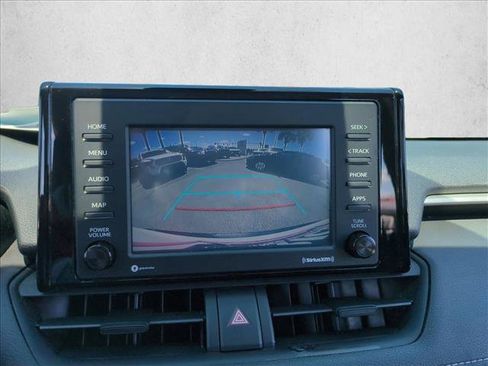 Used 2020 Toyota RAV4 XLE AWD/4WD image 13