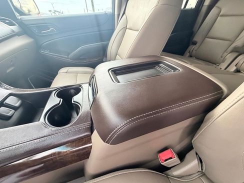 Used 2020 Chevrolet Suburban LT image 17