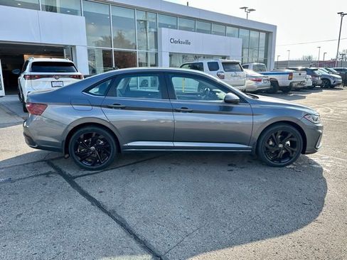 New 2026 Volkswagen Jetta SE image 8