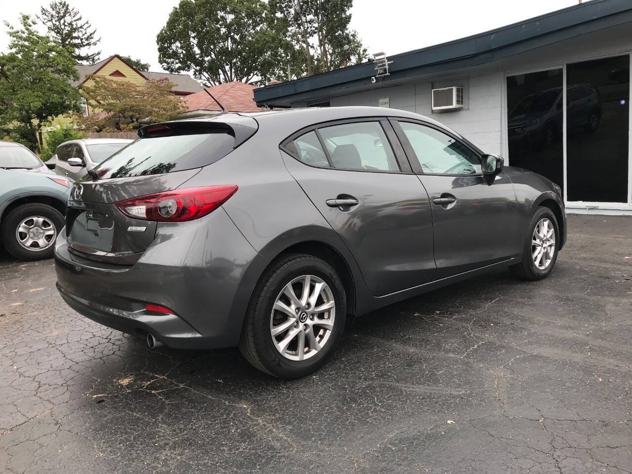 Used 2017 MAZDA MAZDA3 Sport FWD image 7