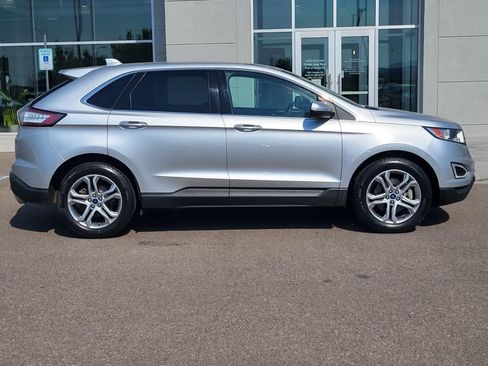 Used 2016 Ford Edge Titanium w/ Technology Package AWD/4WD image 4