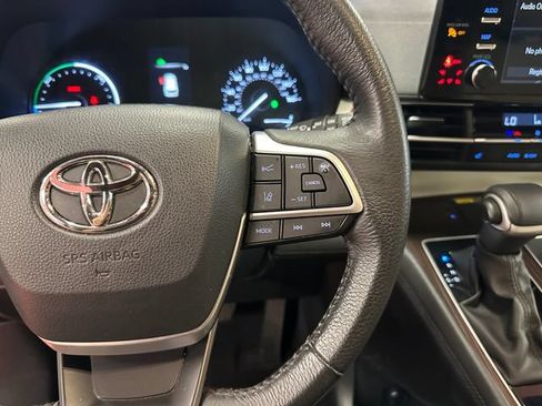 Certified 2024 Toyota Sienna XLE w/ XLE Plus Package AWD/4WD image 20