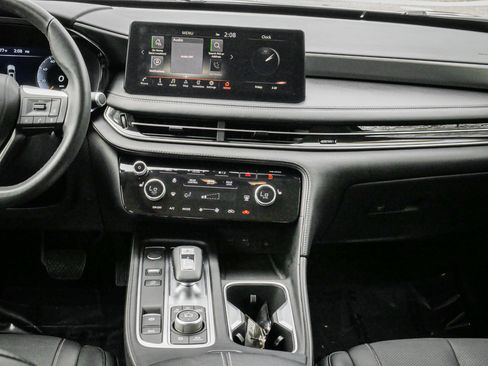 Used 2025 INFINITI QX60 Luxe image 30