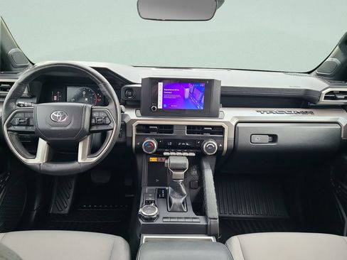 Certified 2024 Toyota Tacoma SR5 AWD/4WD image 11