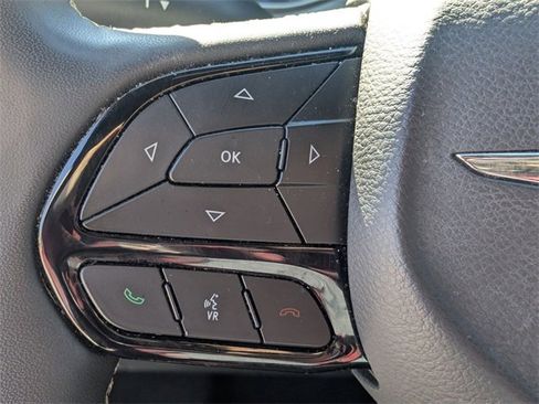 Used 2023 Chrysler Pacifica Touring-L w/ S Appearance Package image 17