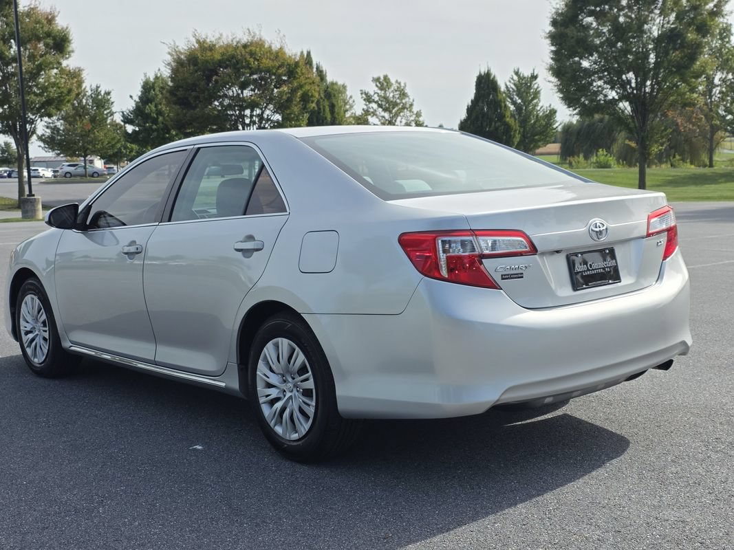 Used 2014 Toyota Camry LE FWD image 6