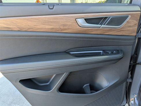 New 2026 Volkswagen Atlas SE image 25
