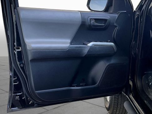 Used 2021 Toyota Tacoma SR5 RWD image 21
