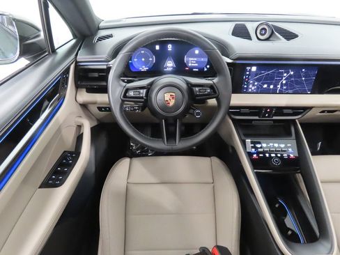 Certified 2025 Porsche Macan 4 Electric AWD/4WD image 16