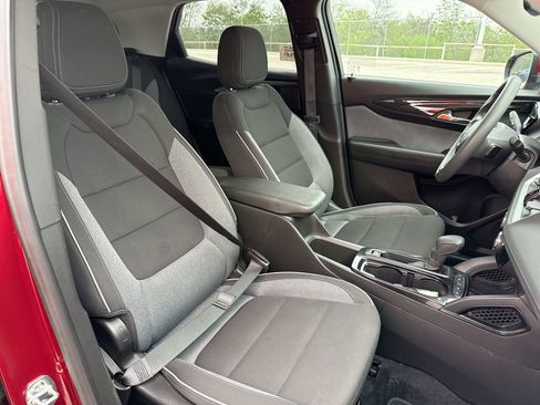 Used 2025 Chevrolet TrailBlazer LT FWD image 21
