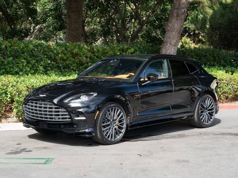 Used 2025 Aston Martin DBX 707 image 25
