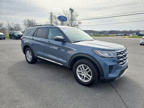 Used 2025 Ford Explorer Active AWD/4WD image 4