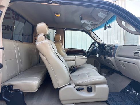 Used 2007 Ford F350 Lariat RWD image 14