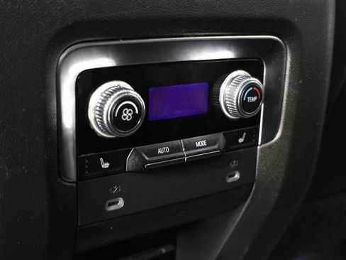 Used 2022 GMC Yukon Denali image 34