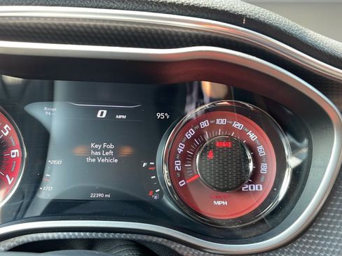 Used 2015 Dodge Challenger SRT Hellcat RWD image 13