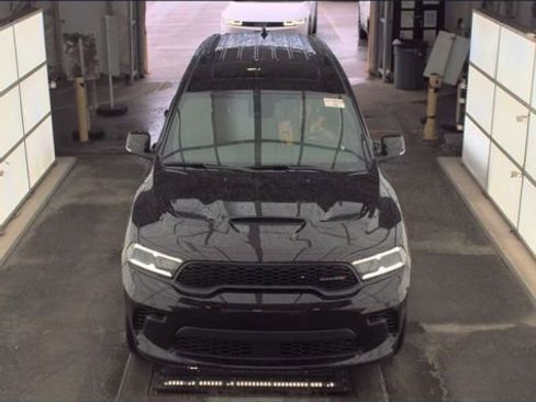 Used 2025 Dodge Durango GT AWD/4WD image 2