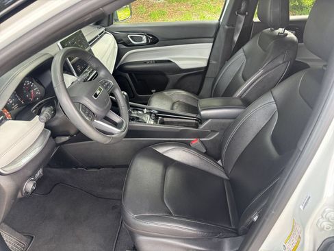 Used 2025 Jeep Compass Limited AWD/4WD image 27