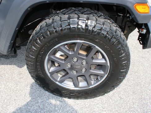 Used 2018 Jeep Wrangler Unlimited Sport S AWD/4WD image 10