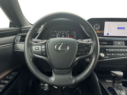 Used 2025 Lexus ES 350 w/ Accessory Package (Z2) FWD image 12