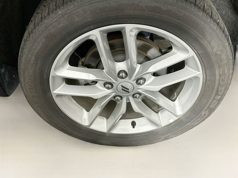 Used 2025 Dodge Durango GT AWD/4WD image 11
