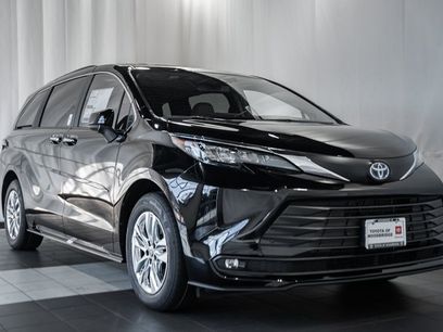 New 2025 Toyota Sienna XLE