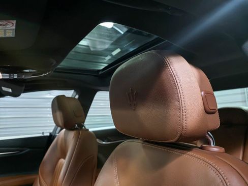 Used 2020 Maserati Ghibli S Q4 AWD/4WD image 17