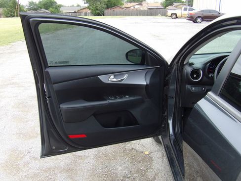 Used 2024 Kia Forte LX FWD image 10