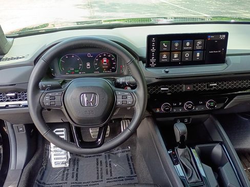 Used 2024 Honda Accord Sport image 12
