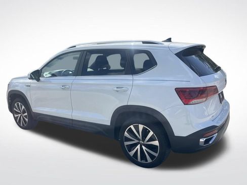 Used 2022 Volkswagen Taos SE FWD image 7