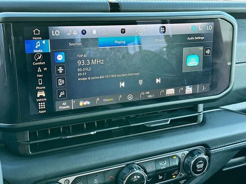 Used 2024 Jeep Wrangler Unlimited Sahara w/ Technology Group AWD/4WD image 15