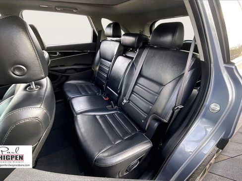 Used 2020 Kia Sorento EX image 25