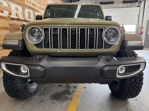 New 2026 Jeep Wrangler Sahara w/ Technology Group image 8