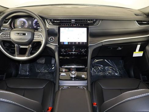 New 2025 Jeep Grand Cherokee Limited image 14