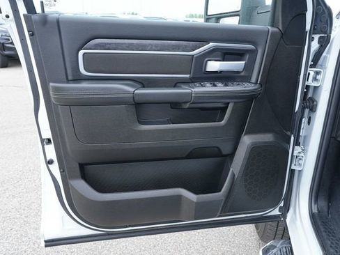 Used 2024 RAM 2500 Big Horn AWD/4WD image 24