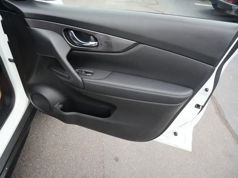 Used 2020 Nissan Rogue S w/ Special Edition Package image 32