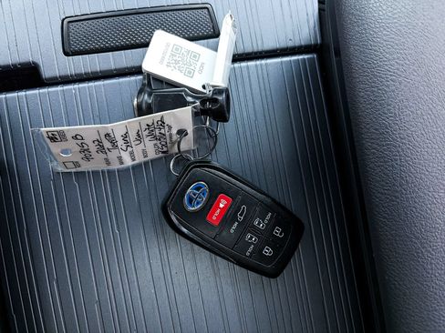 Used 2022 Toyota Sienna XSE w/ XSE Plus Package AWD/4WD image 36