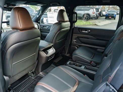 New 2026 Nissan Armada SL w/ Captain's Chari Seat Package AWD/4WD image 25