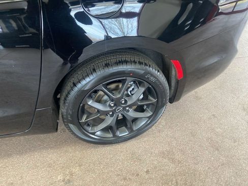 New 2026 Chrysler Pacifica Select image 8