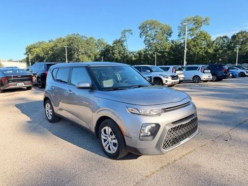 Certified 2022 Kia Soul LX FWD image 1