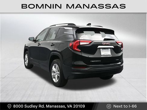 Used 2023 GMC Terrain SLE w/ Driver Convenience Package image 3