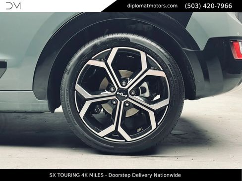 Used 2023 Kia Niro SX Touring FWD image 46