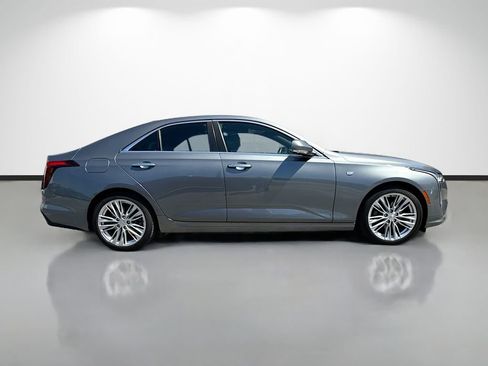 Used 2020 Cadillac CT4 Premium Luxury RWD image 2