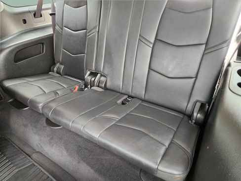 Used 2018 Cadillac Escalade ESV Premium Luxury AWD/4WD image 32